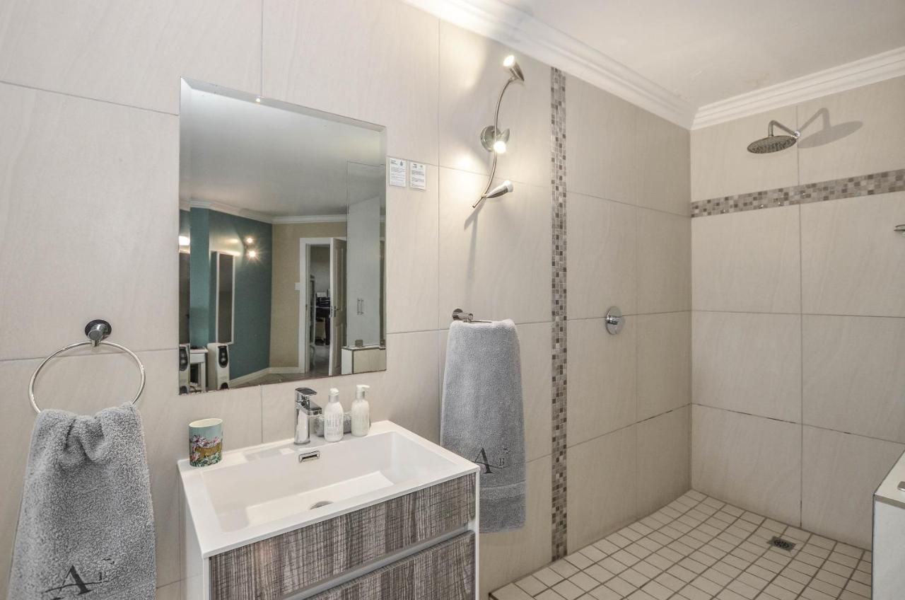 Atlantic Breeze Hotel Cape Town Exterior foto